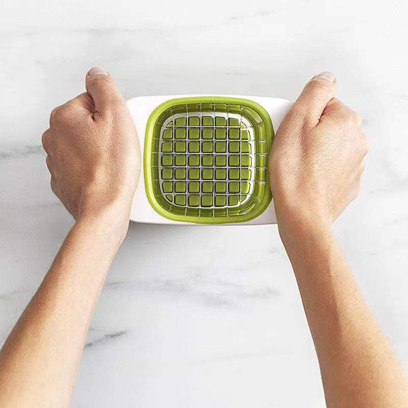 Food Dicer in use